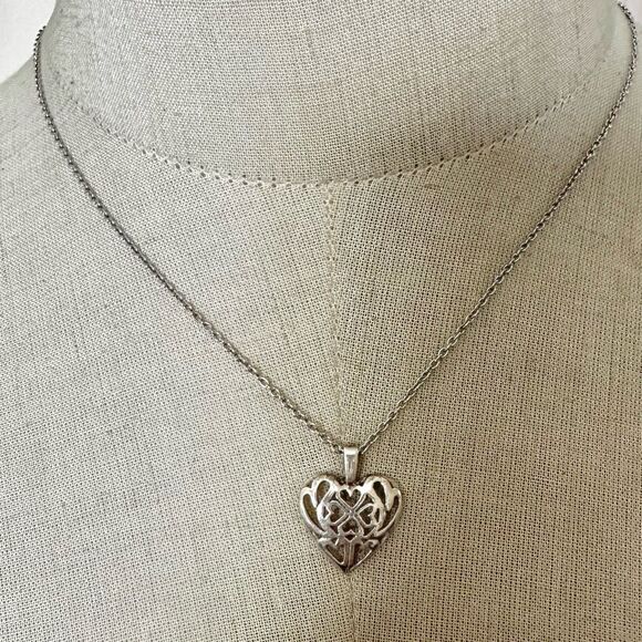 Sterling Silver Filigree Heart pendant Necklace - Picture 2 of 9